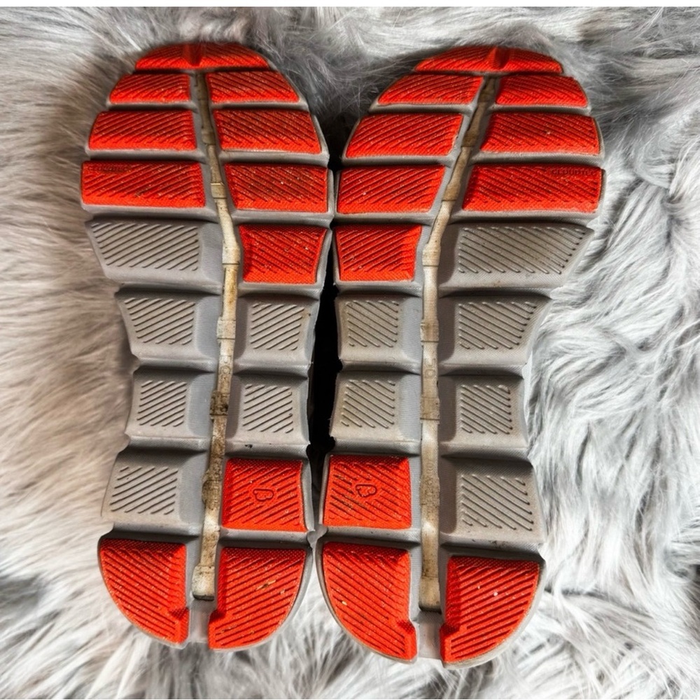 On Running Women’s Athletic Shoes in Gray and Red - Picture 3 of 6
